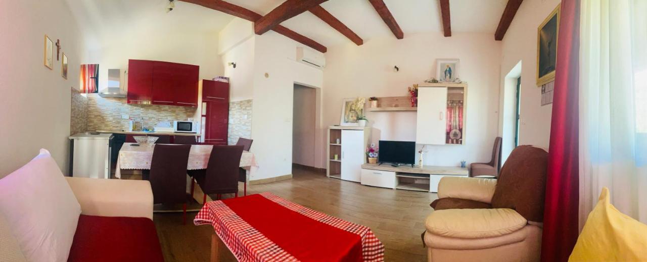 Apartmani Janja スタリグラード エクステリア 写真